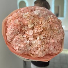 Hydrangea Bouquet – 13 pcs 