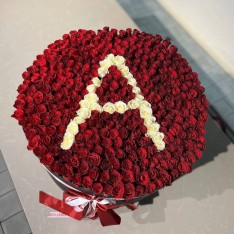 Aranjament Lux 333 Trandafiri cu Inimă