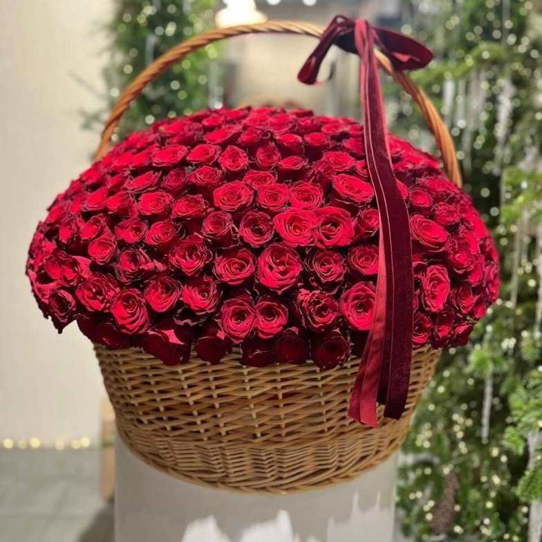 Coș Lux cu 351 Trandafiri Roșii