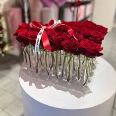 Aranjament Scarlet Love cu Trandafiri Roșii